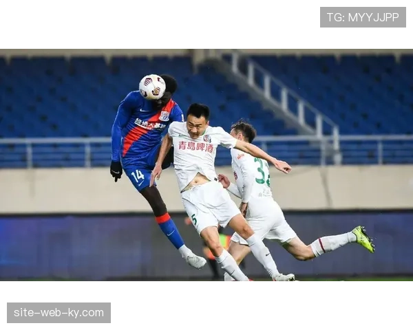 青岛西海岸客场三连败狂丢十一球，防守形同虚设